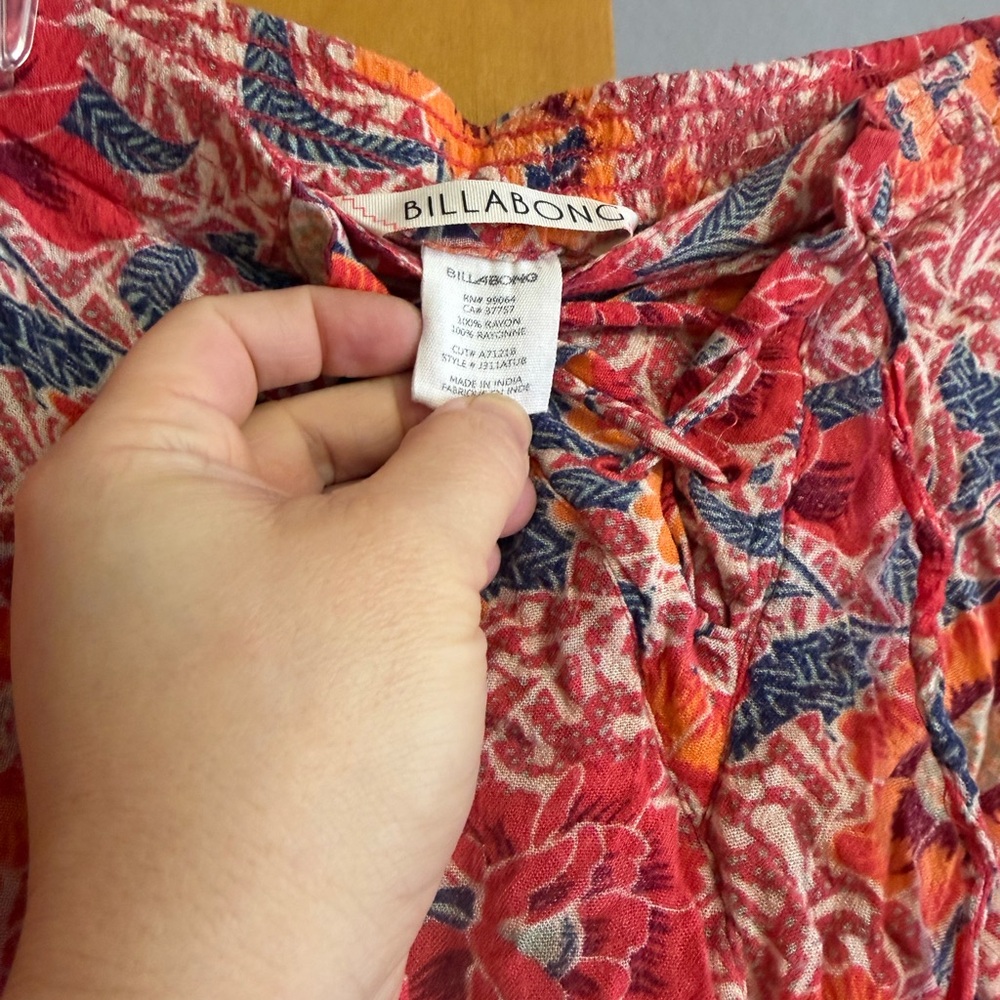 Like New Billabong Red and Blue Floral Pants - Picture 3 of 4